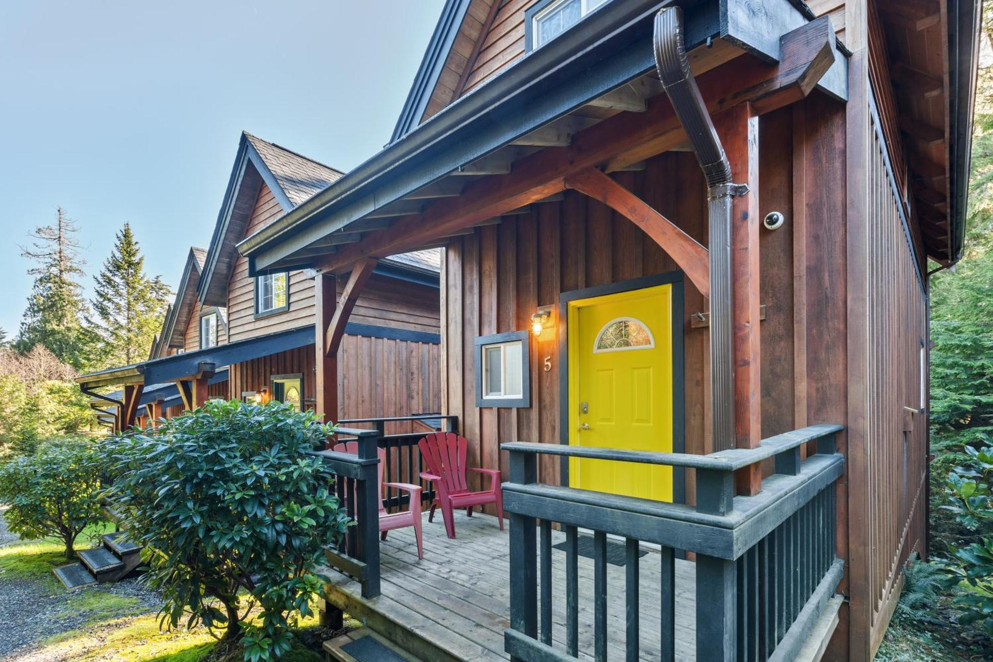 The Cabins At Terrace Beach Уклуелет Екстериор снимка